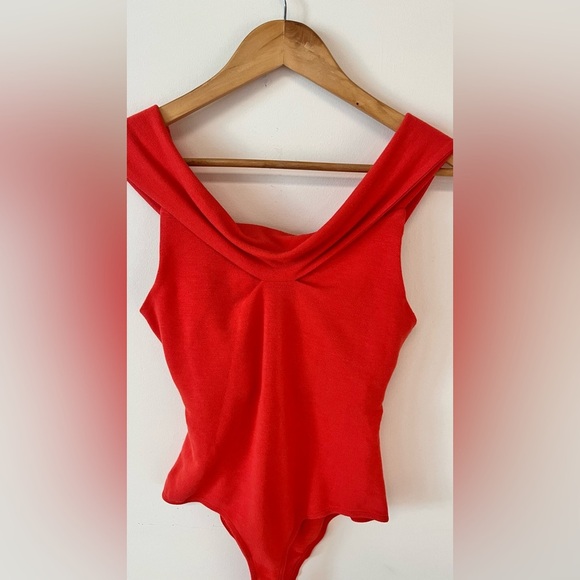 ASTR Women's Size Small Twist Front Bodysuit Red - Picture 9 of 14